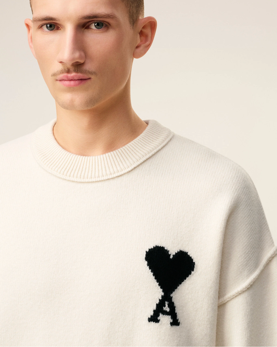 Pull Blanc Col Rond AMI Modèle 2 — pull iCloth, vue 3